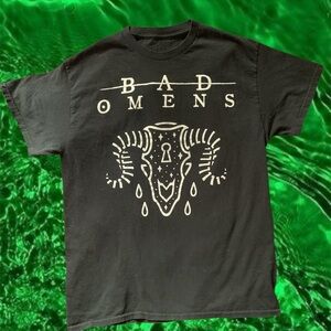 Bad omens tshirt